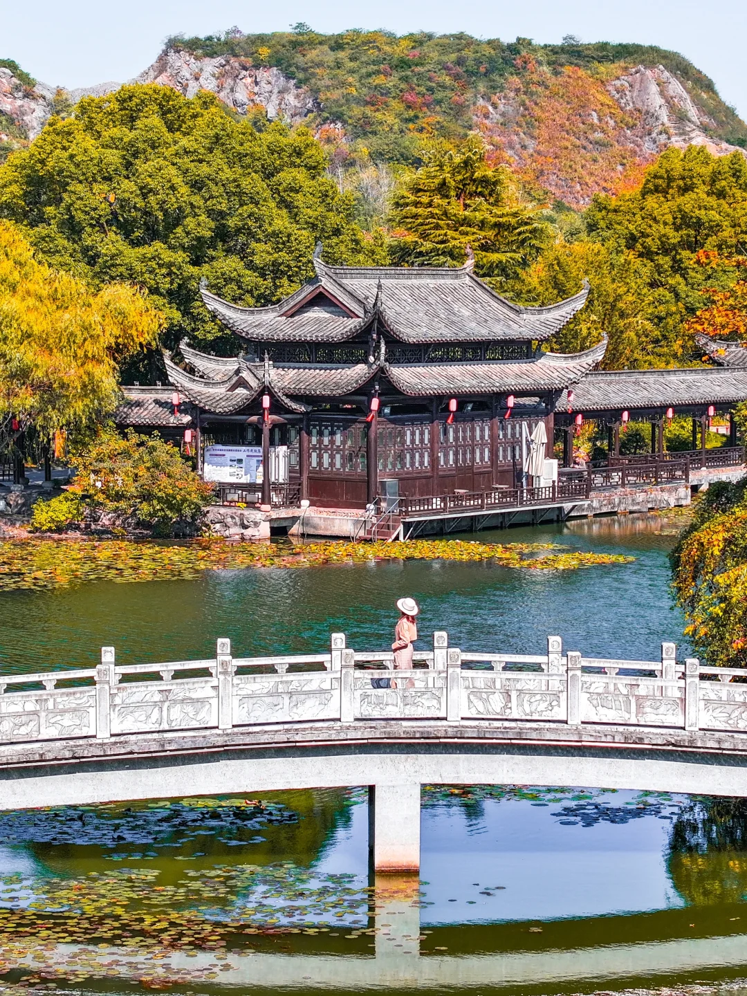 皖南的🍁枫叶已红！这个小镇的秋色美翻了‼️