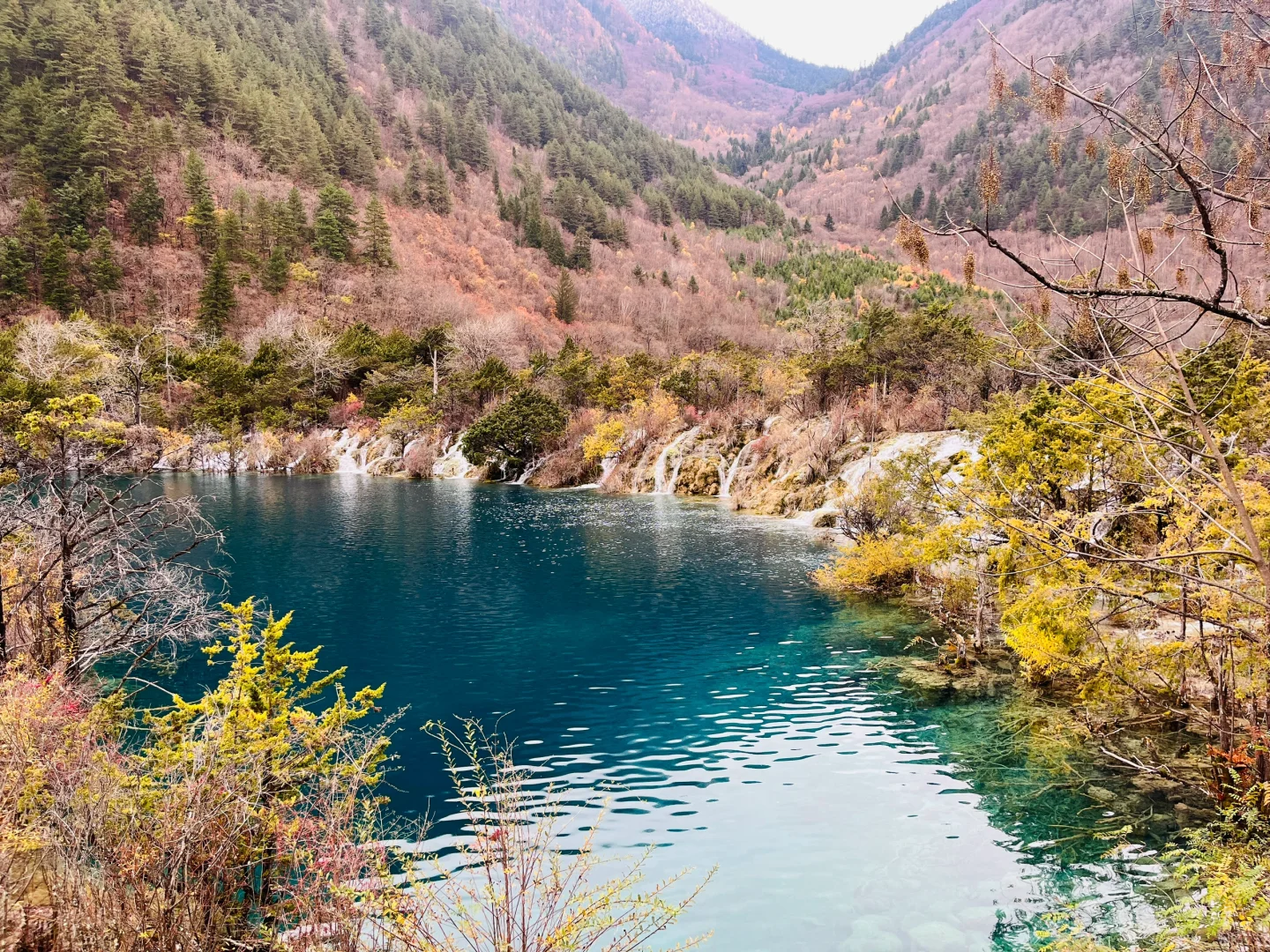 记录阴天的九寨沟