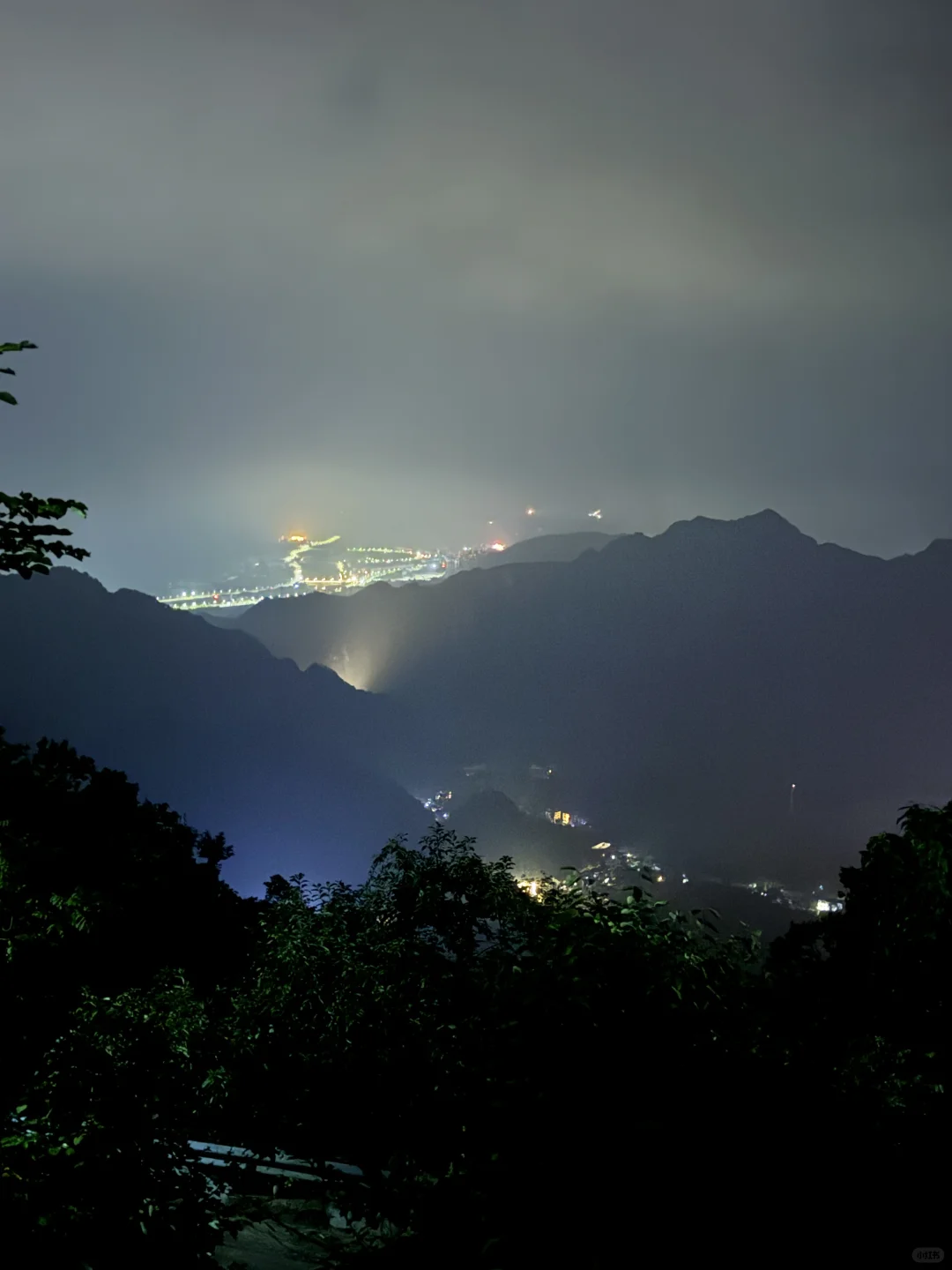 上班与上进之间我选择了上山