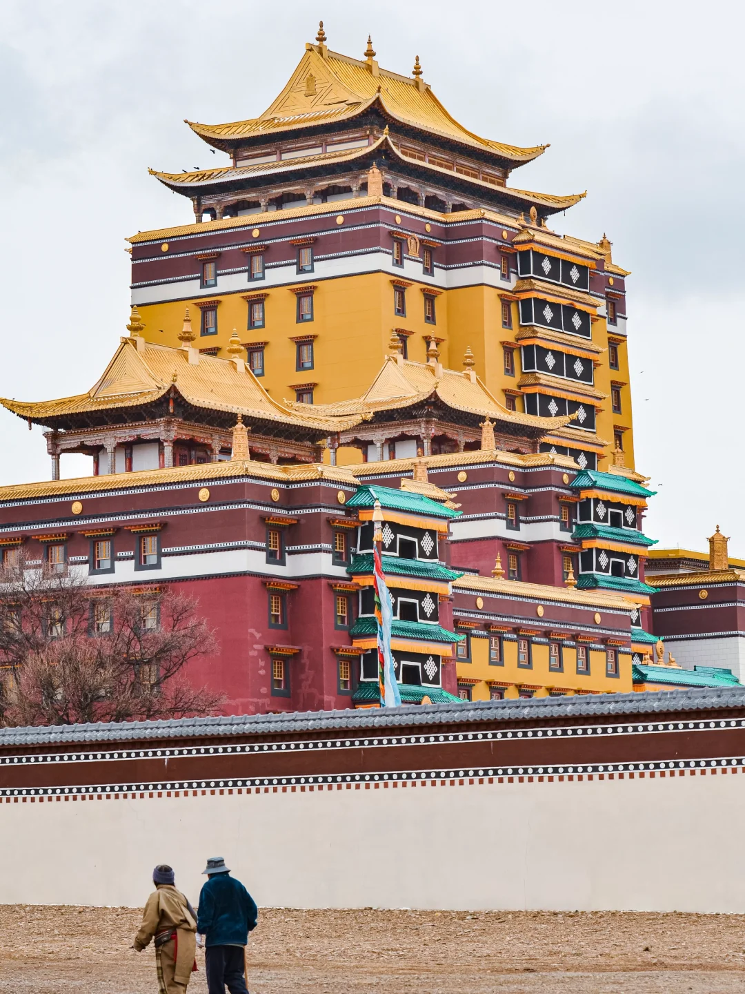 闯进油画里走不出来，一座冷门却震撼的小城
