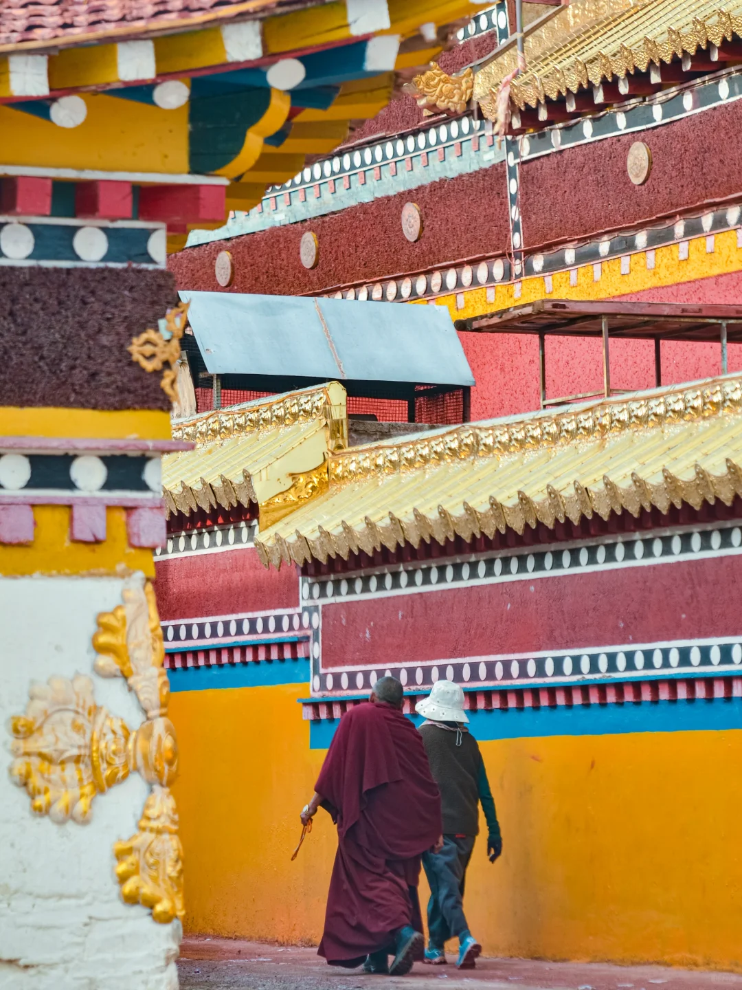 闯进油画里走不出来，一座冷门却震撼的小城