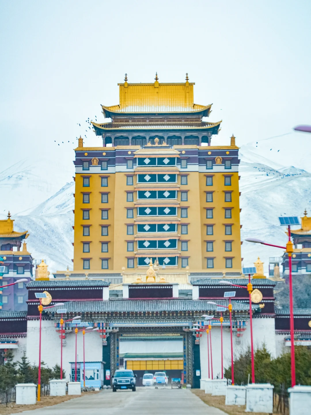 闯进油画里走不出来，一座冷门却震撼的小城