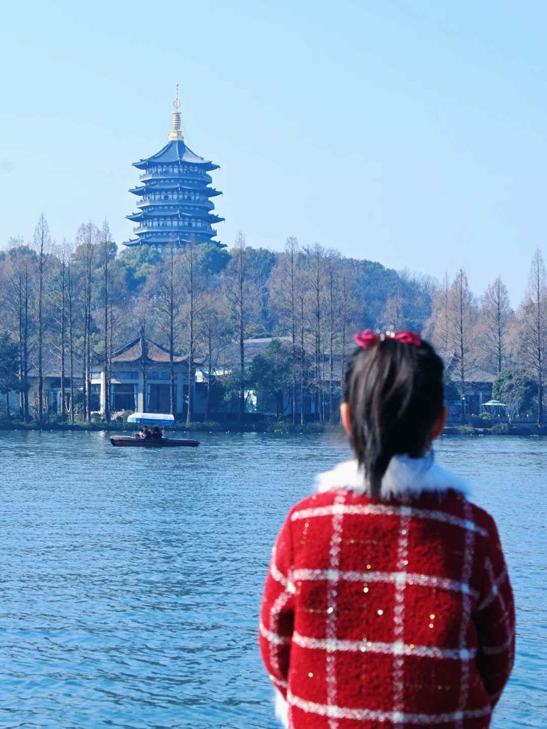 杭州遛娃｜今天的西湖太美了，看一眼就……