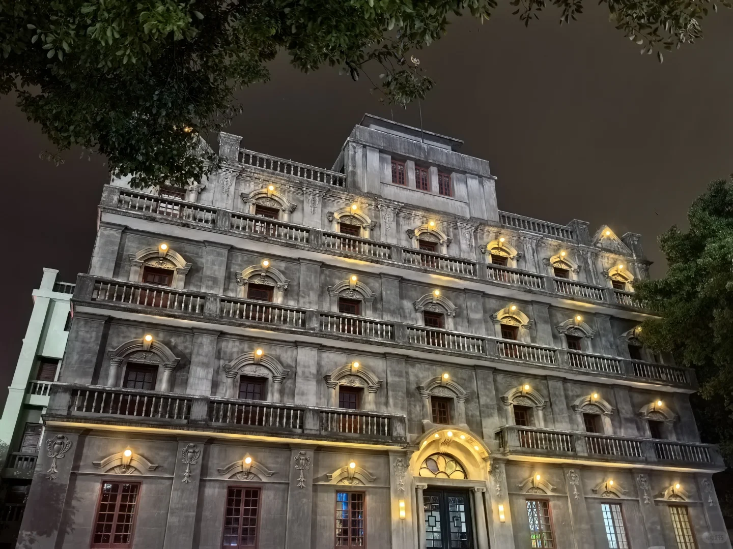 和爸妈南昌旅行之——八一广场和江西美术馆