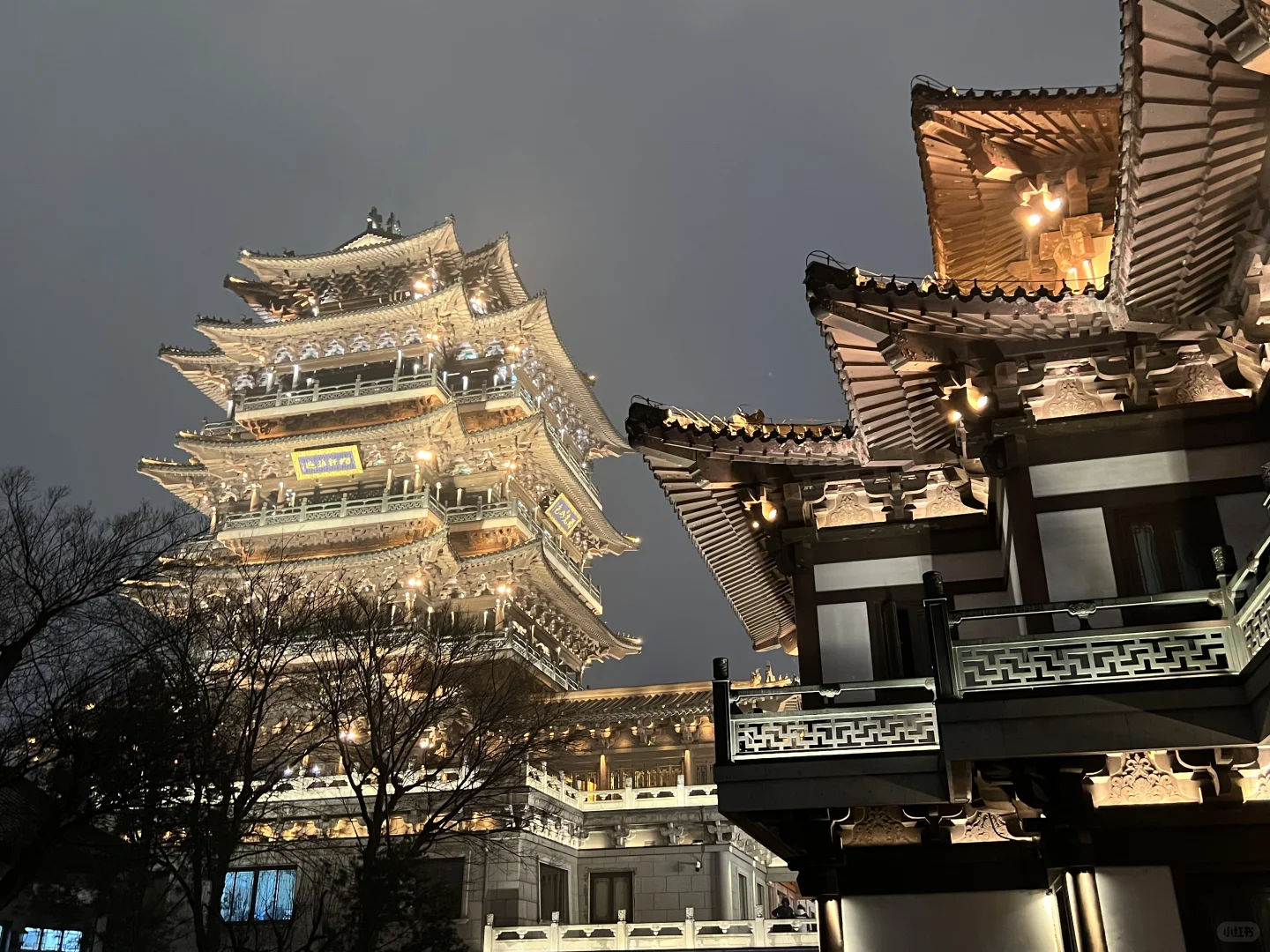 济南大明湖畔
