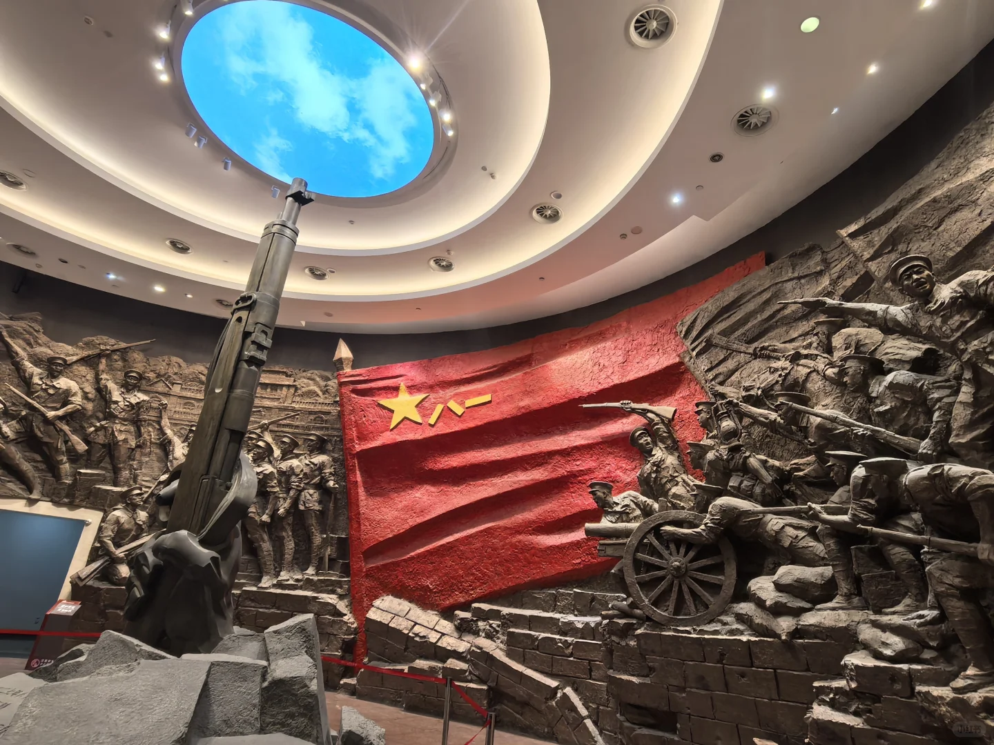 和爸妈南昌旅行之——八一广场和江西美术馆