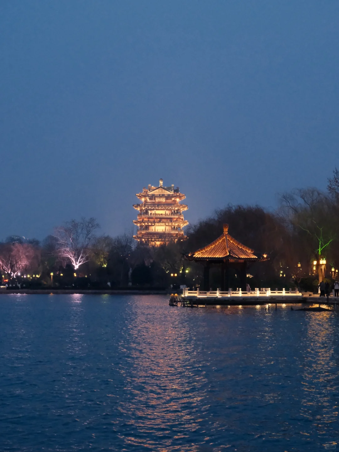 夜游大明湖｜出片➕游玩攻略