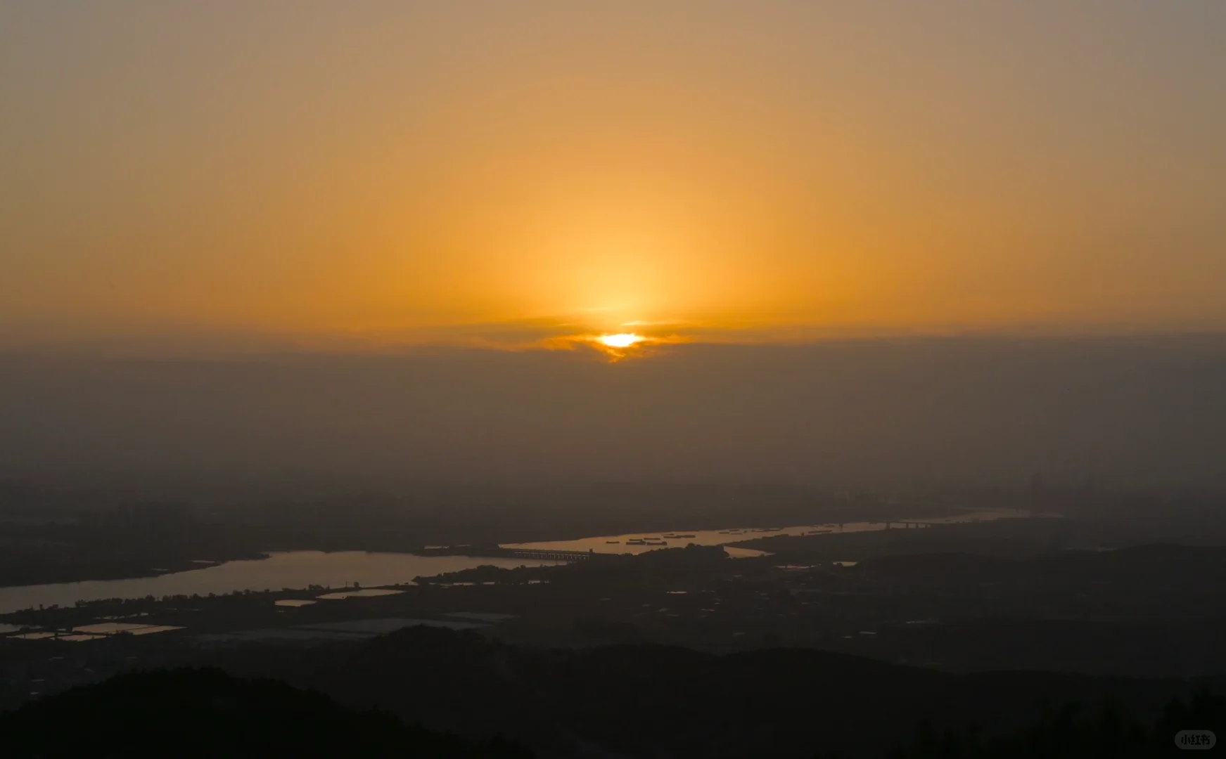 淮河日出