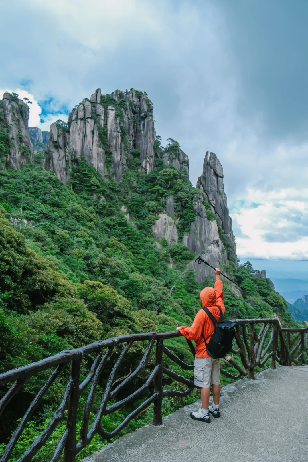 讲真，我很少用“震撼”来形容一座山！😭