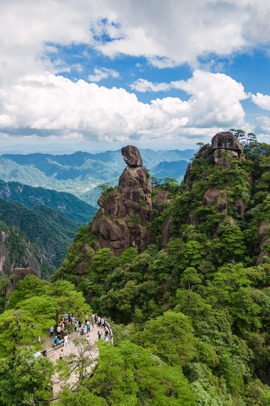 讲真，我很少用“震撼”来形容一座山！😭