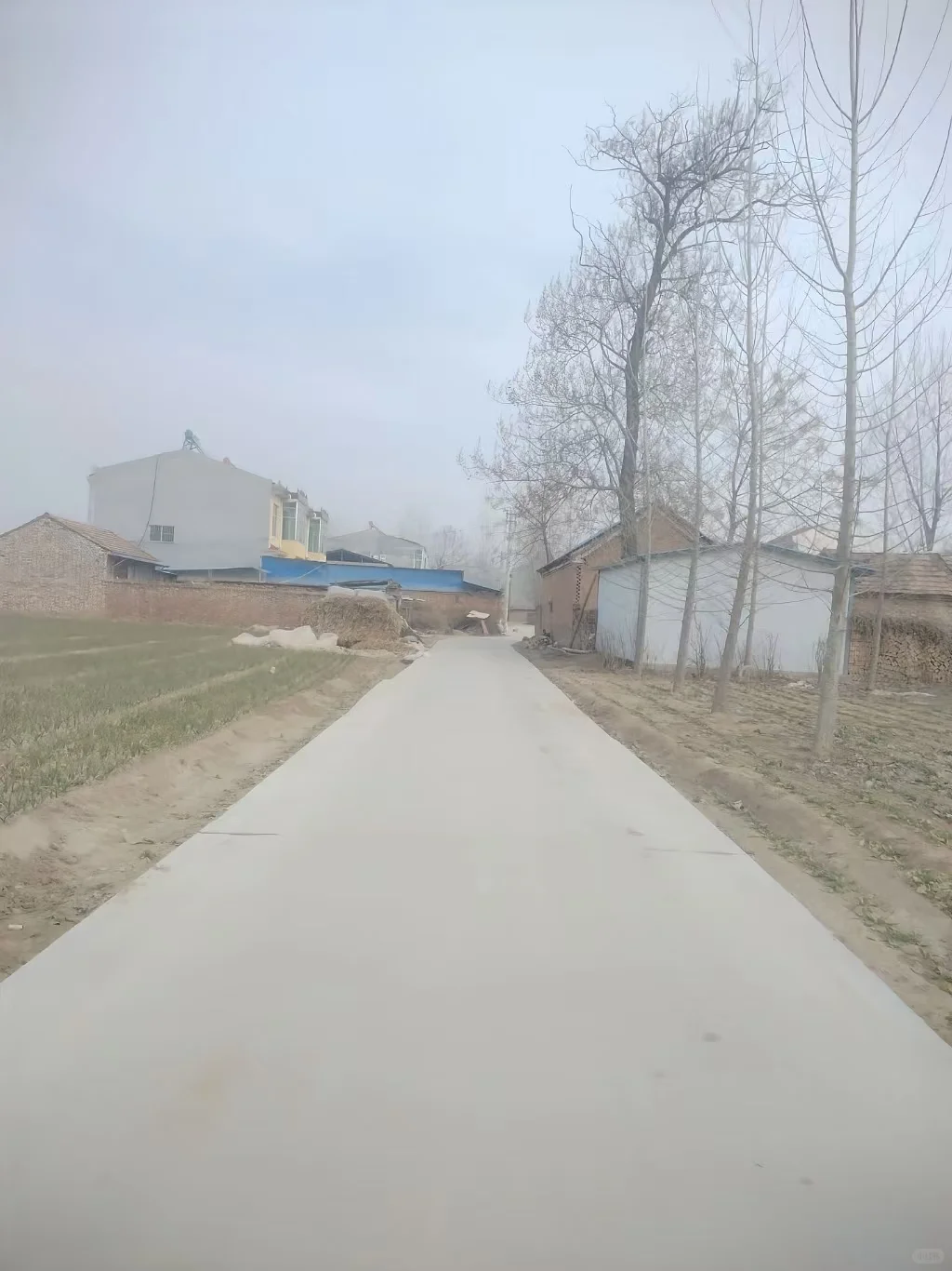 我妈真的生性凉薄，大伯病重住院需30万急救，大伯母跪求我妈借5万，我妈说我弟结婚