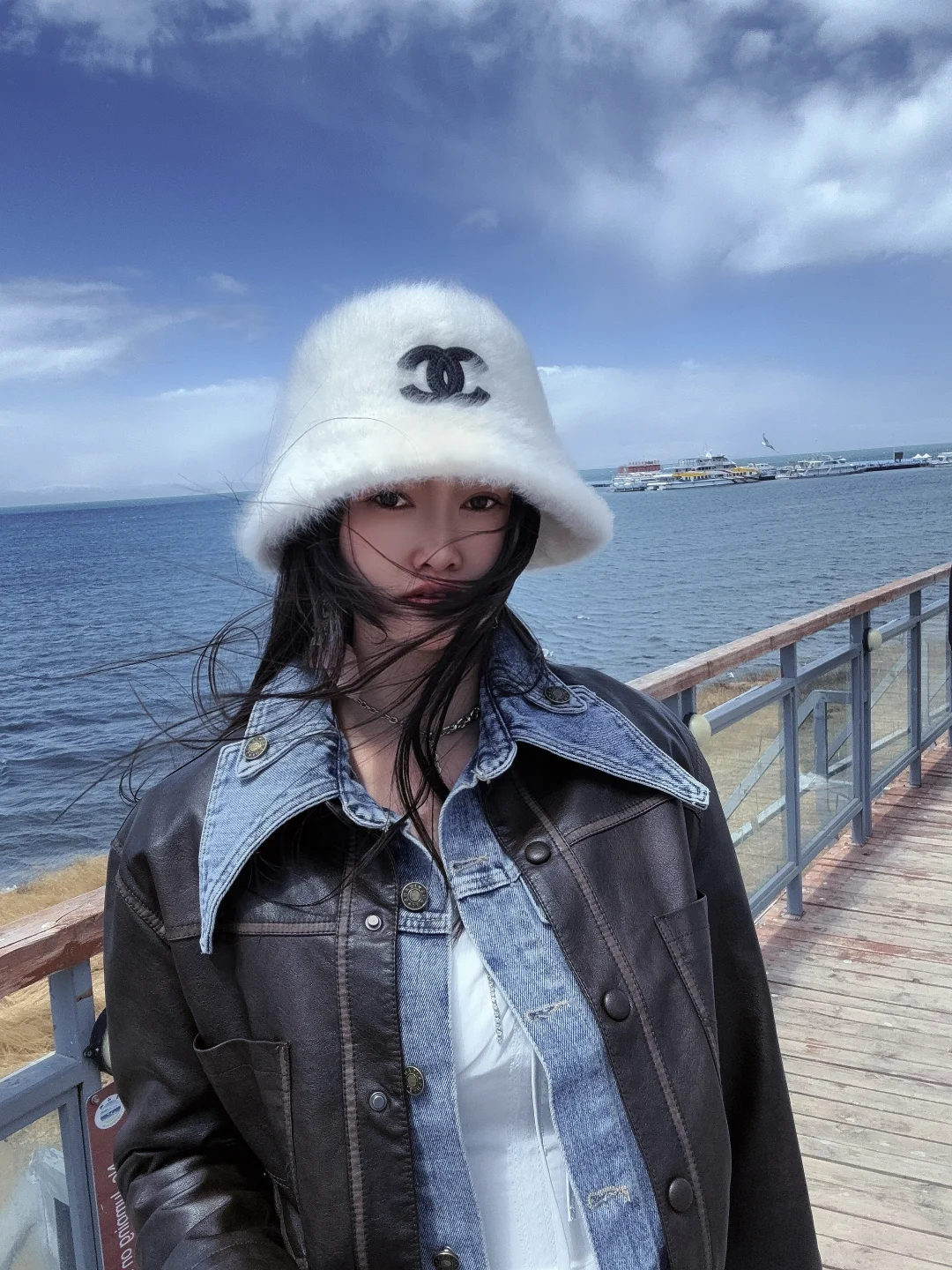 🌊✨ **青海湖二郎剑｜闯入天空之境的蓝冰幻