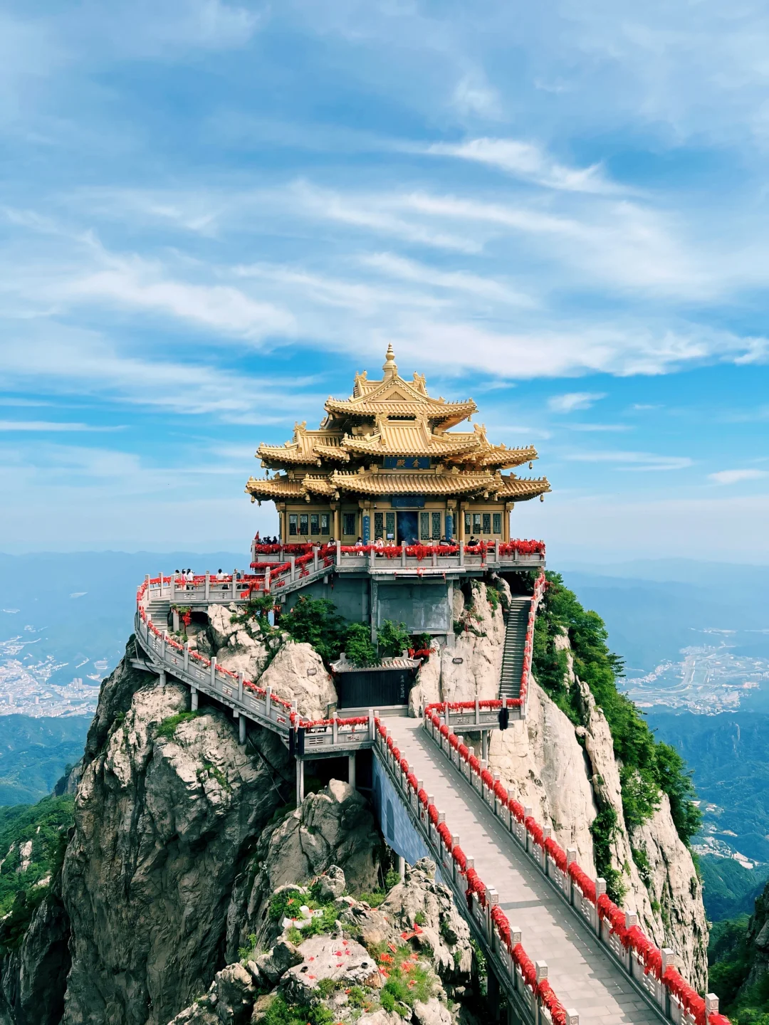 远赴人间惊鸿宴，老君山上见盛世颜！
