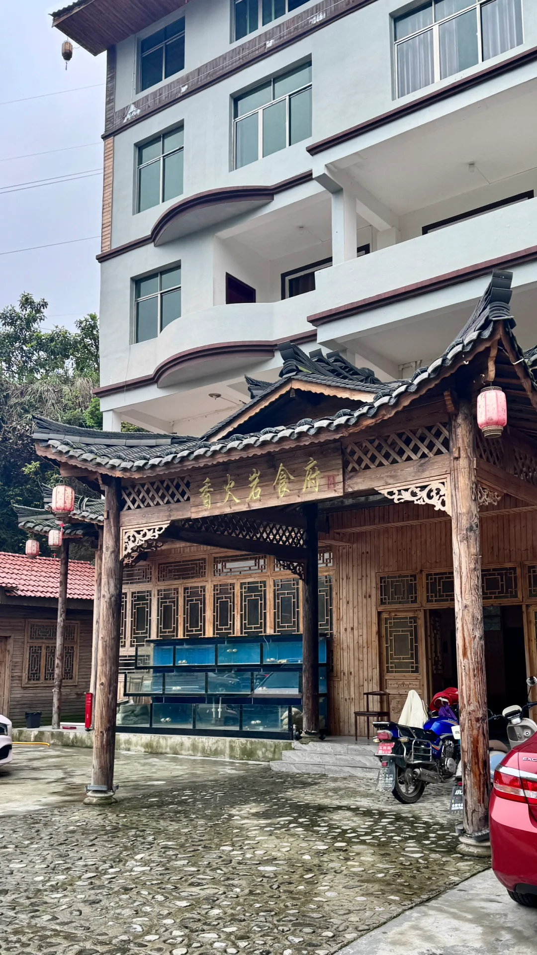 香火岩瀑布不再走弯路，带着景区平面图来的