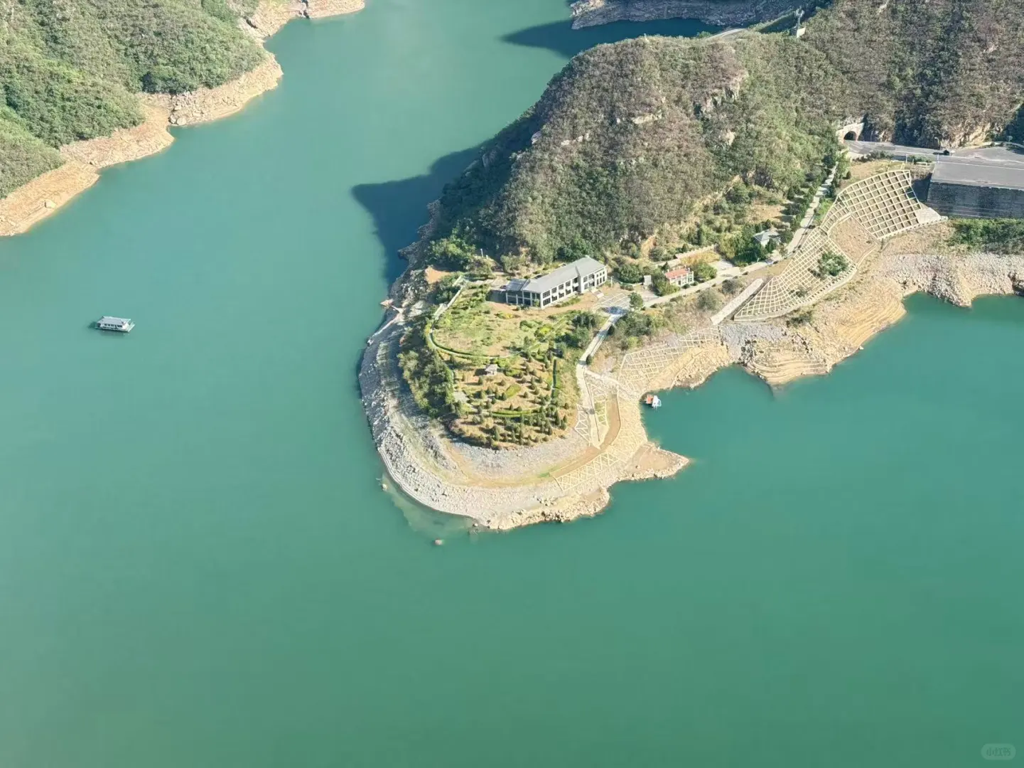 生命就该浪费在这种地方 |悬崖峡谷旅游震撼