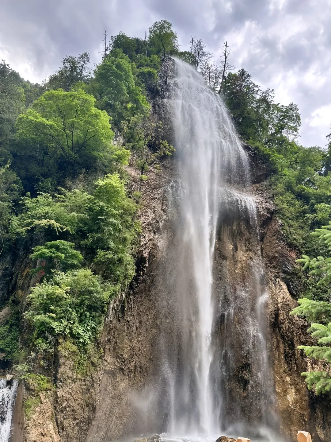 💥救命！甘肃居然藏着比九寨沟还绝的秘境