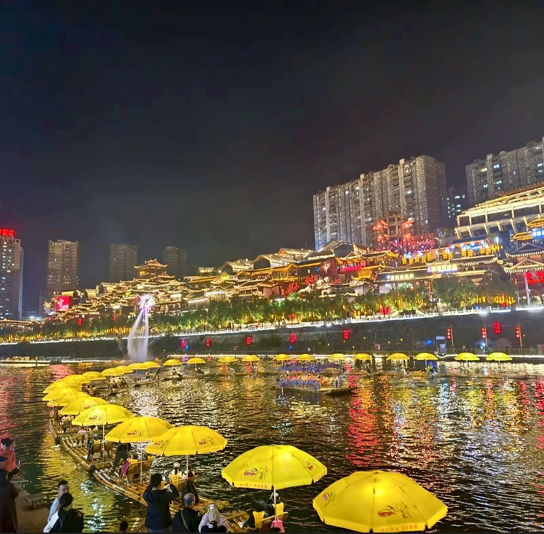 暑假不想人挤人，强烈推荐带娃去恩施………
