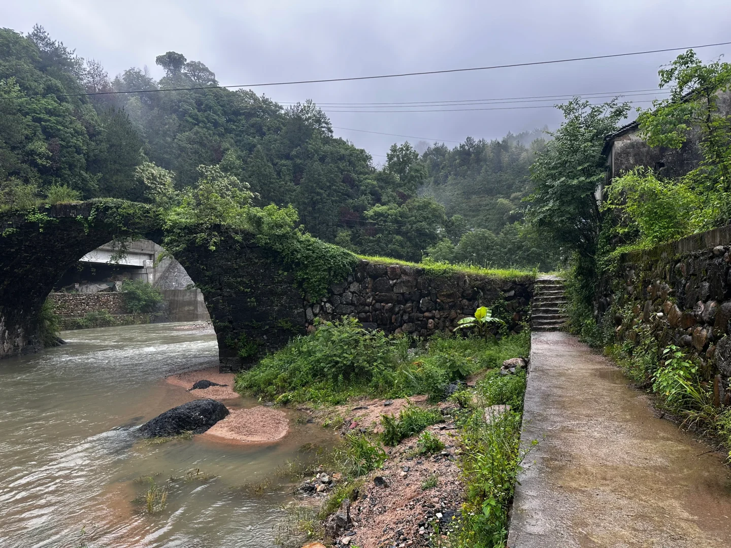 烟雨江南，没有选择去商业门票的景区。