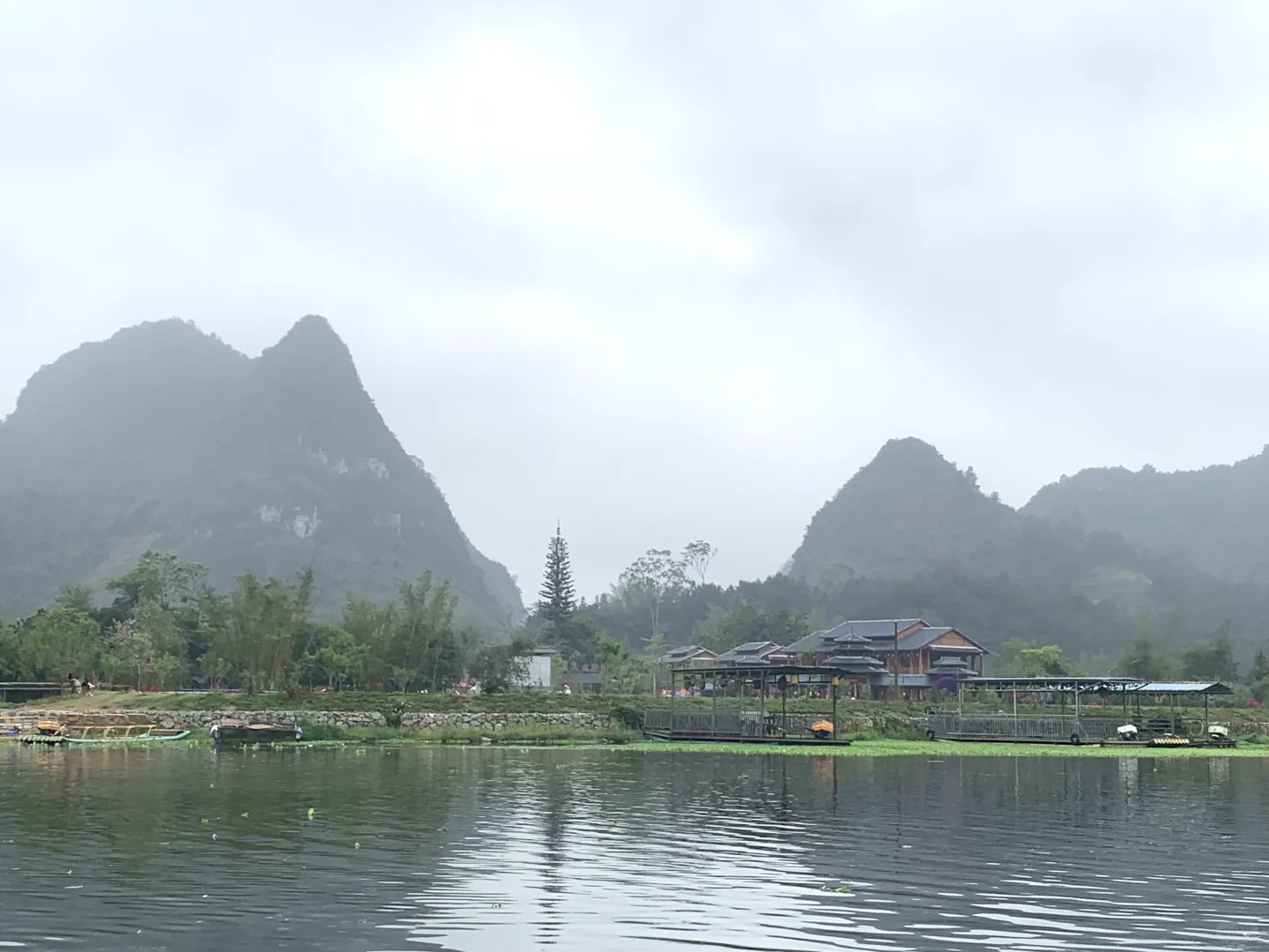 网上鹅泉那的风景照片都是骗人的！！！