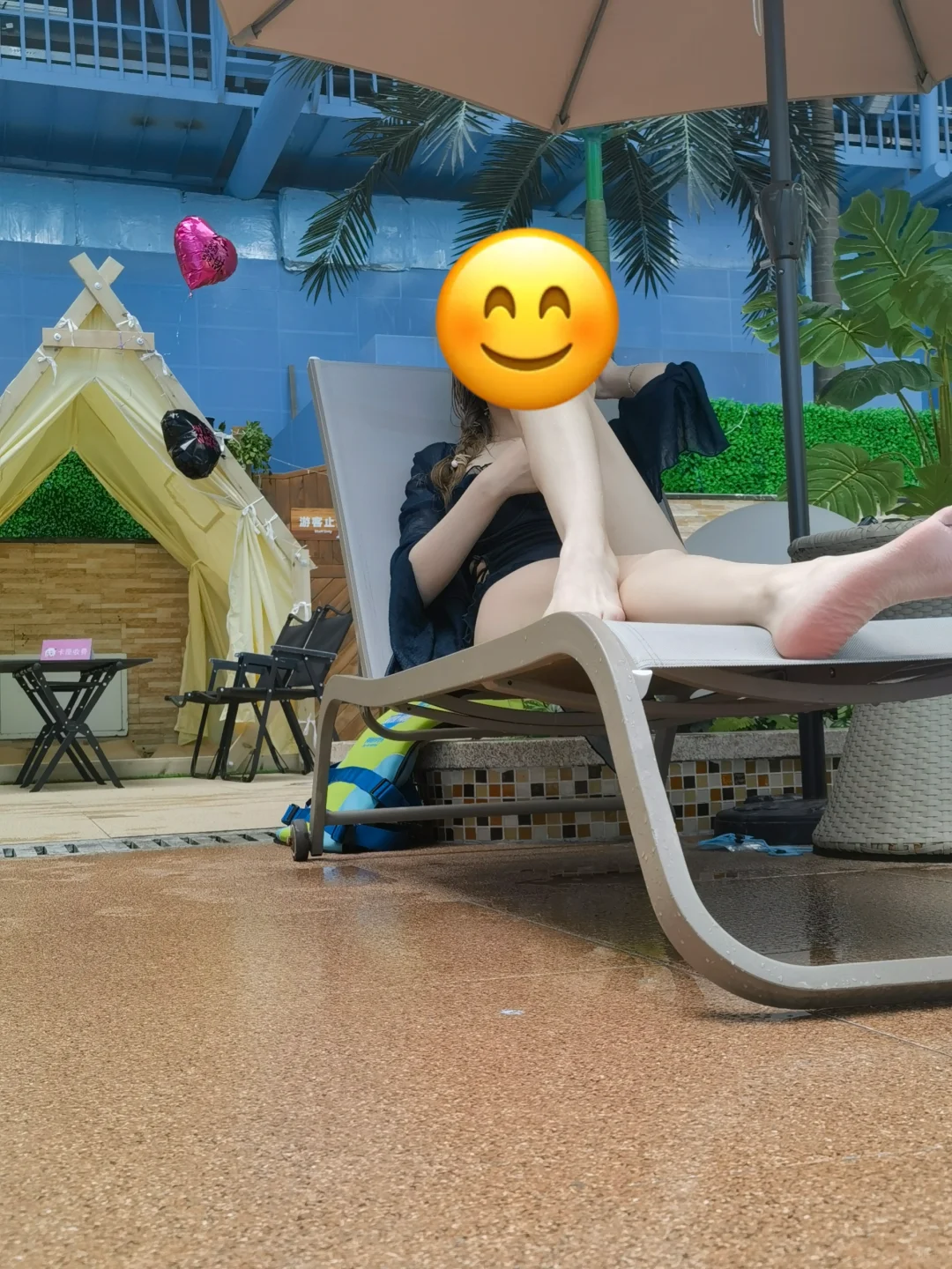 今天没有丝袜，因为今天去玩水了