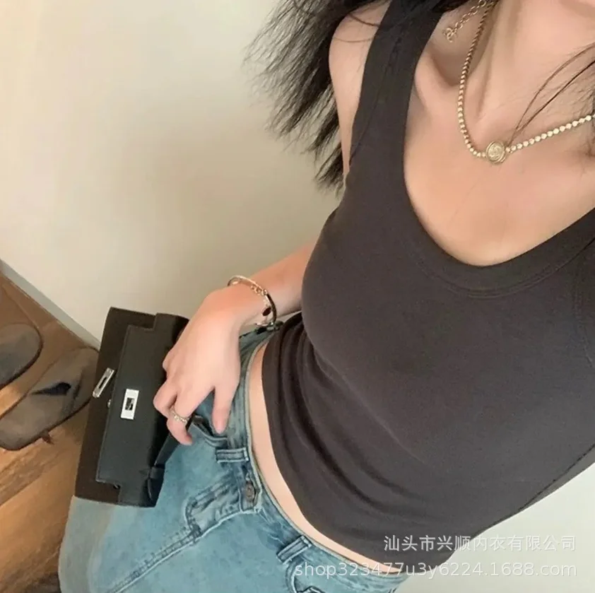 终于找到了不透的自带胸垫吊带