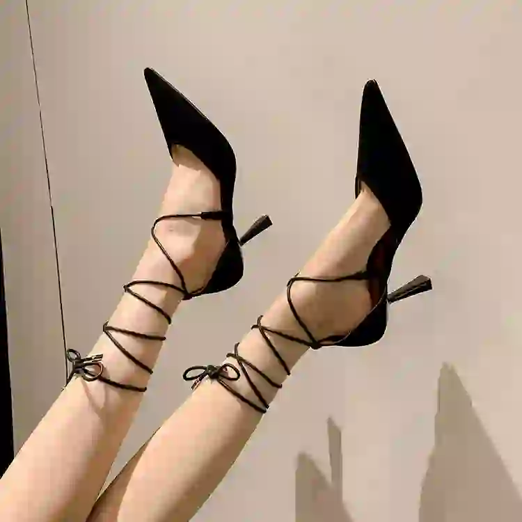 性感尖头绑带高跟凉鞋👠