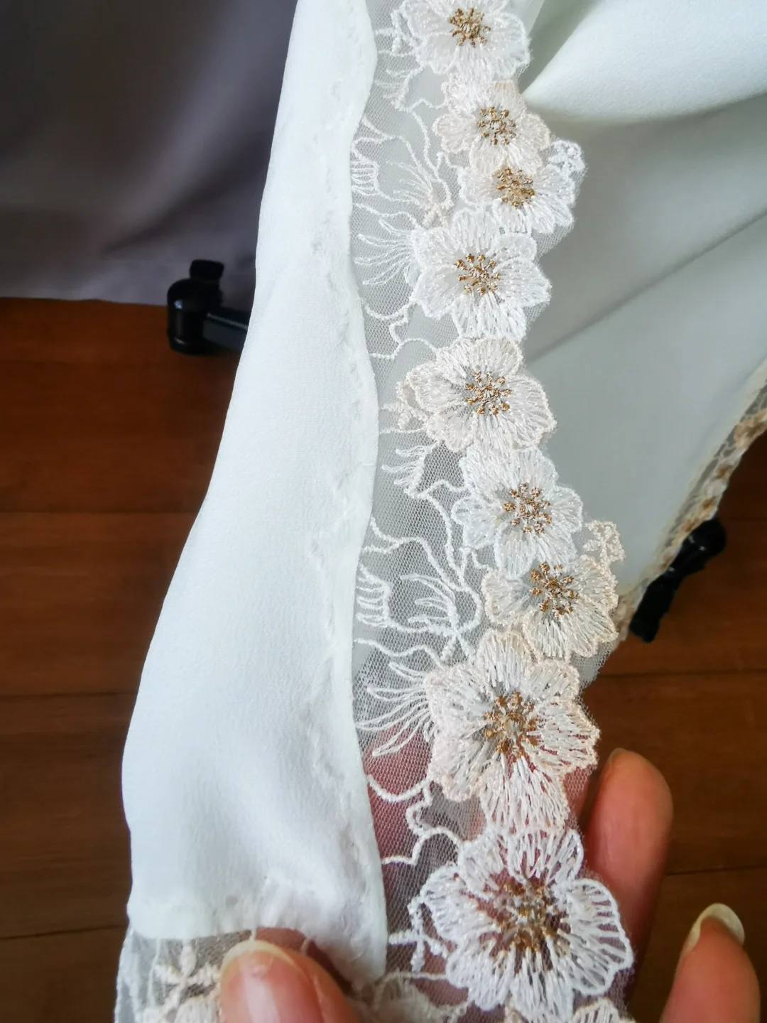 来自衬裙的小性感女孩的衣服当然要内外兼修