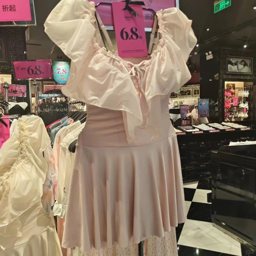 新款泳衣到店6.8折