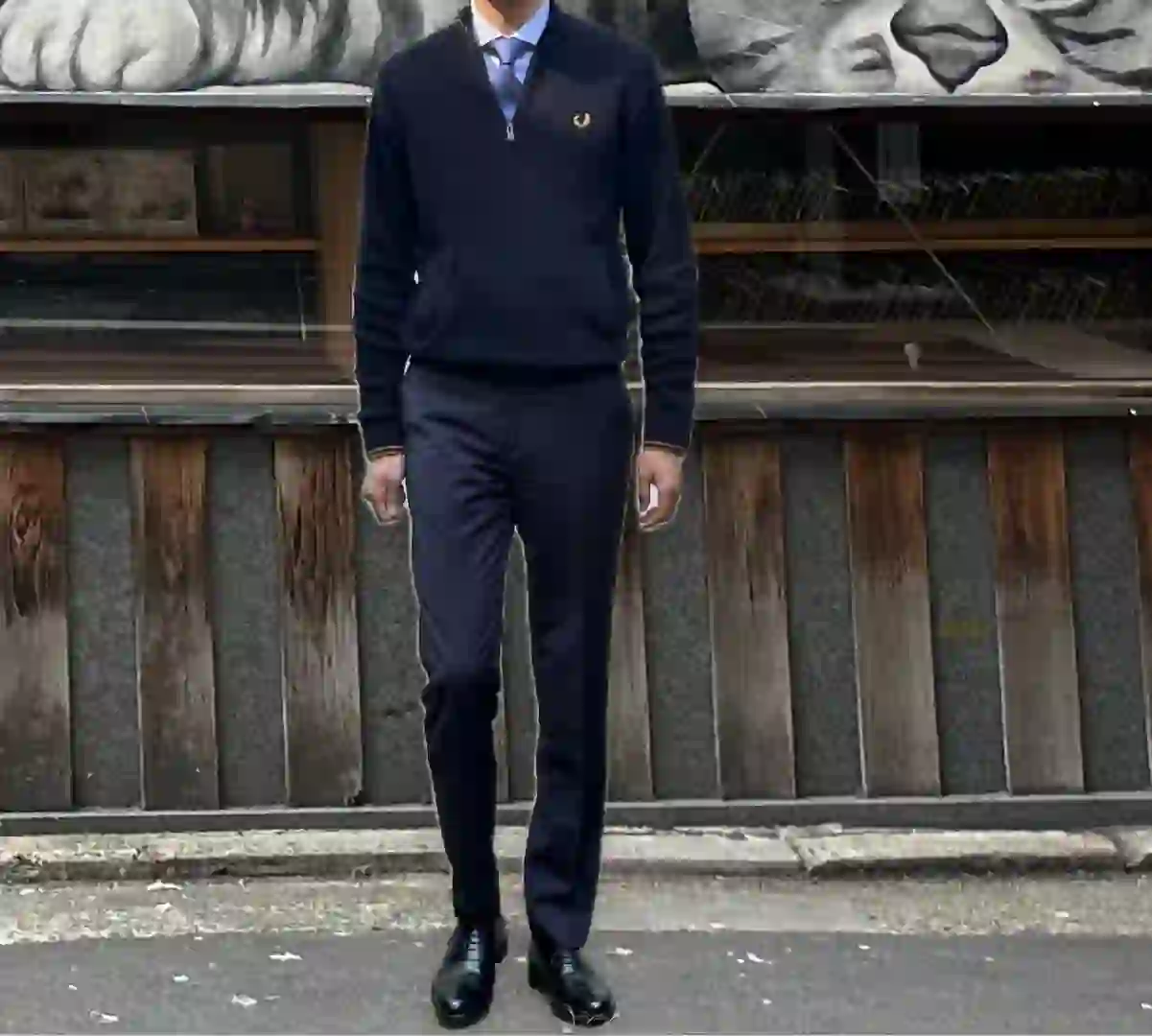 OOTD 套头衫西裤 黑皮鞋，很土的P图