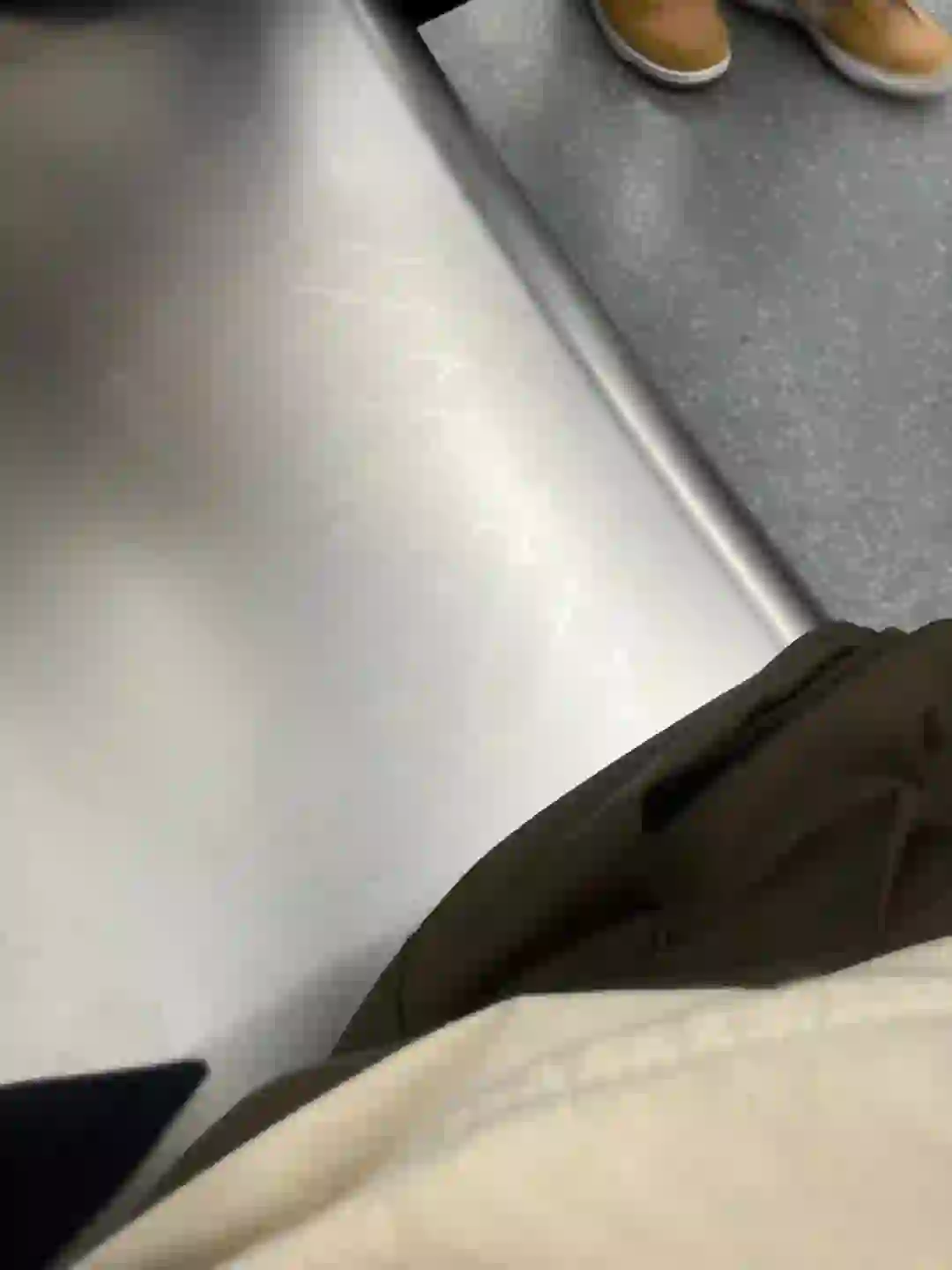 杭州一号线捞一下这个渔网袜妹妹