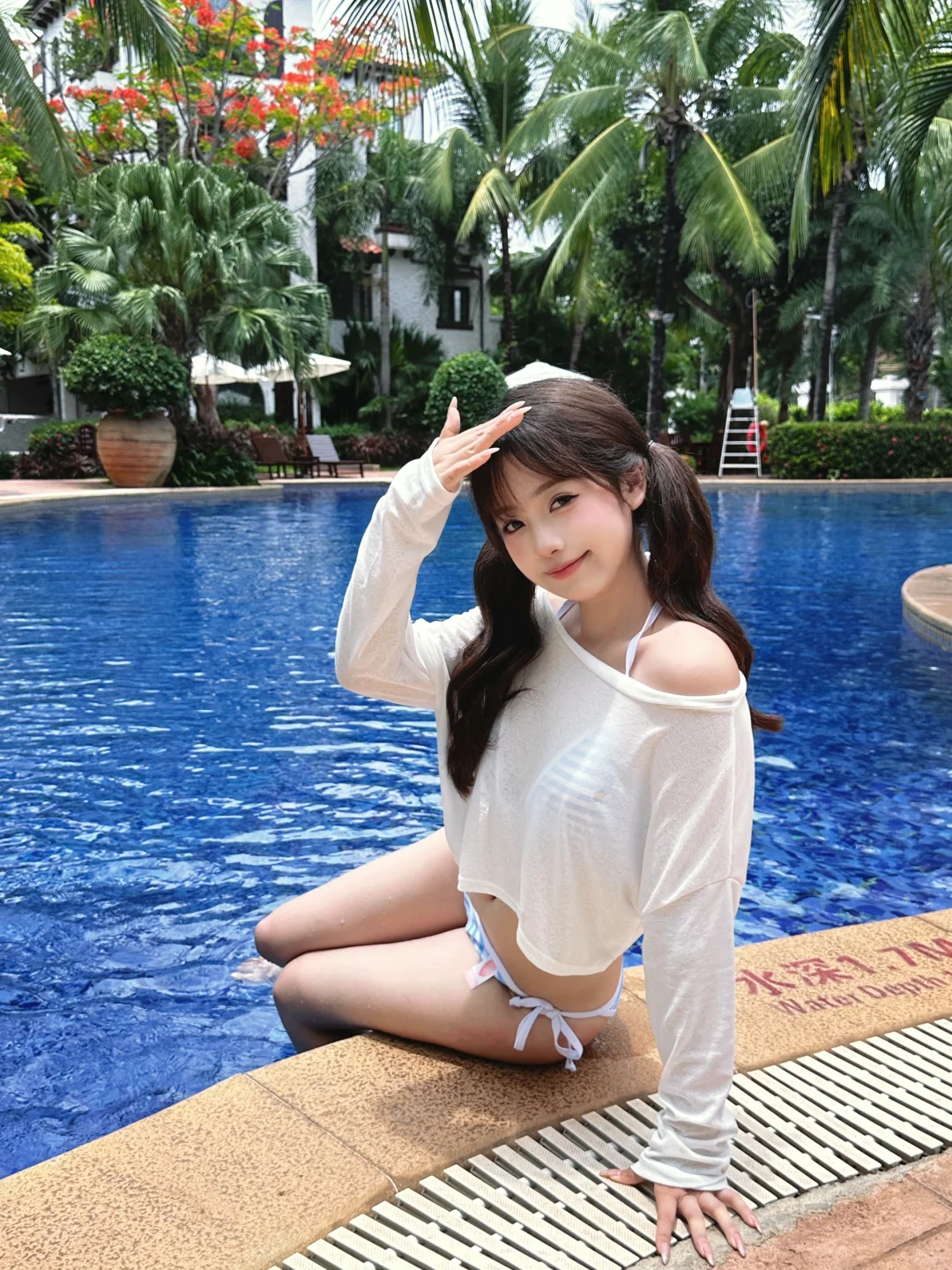 泳池里的夏天🫧⊹⋰🐟