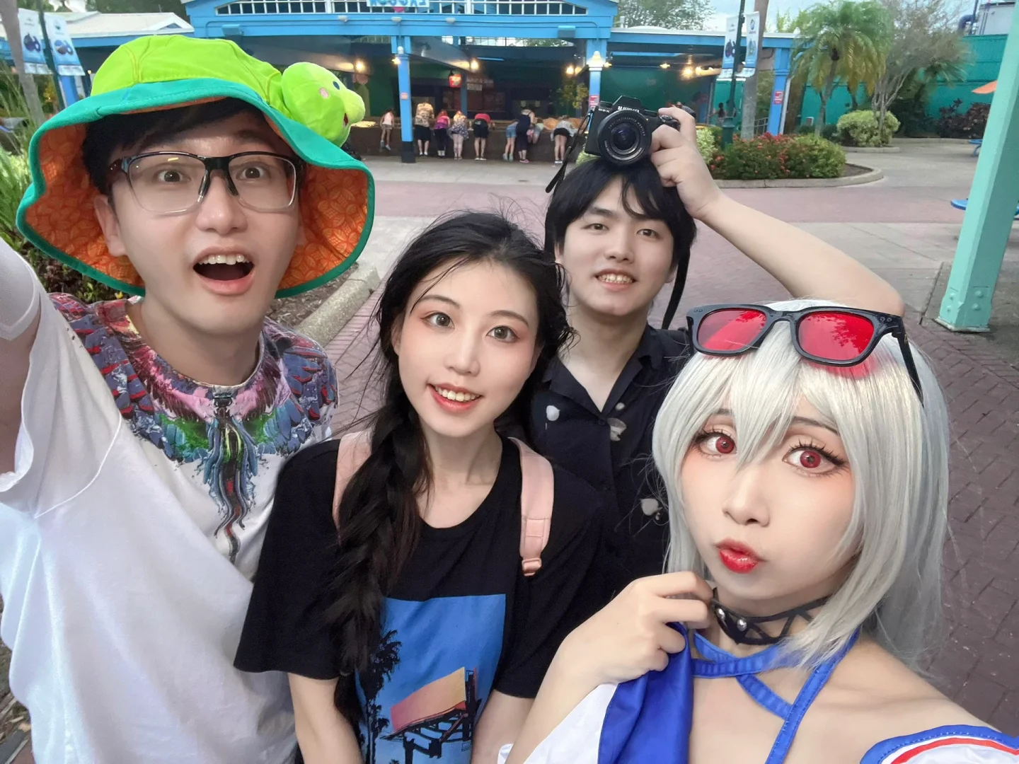夏天就应该拍泳装蒂蒂！