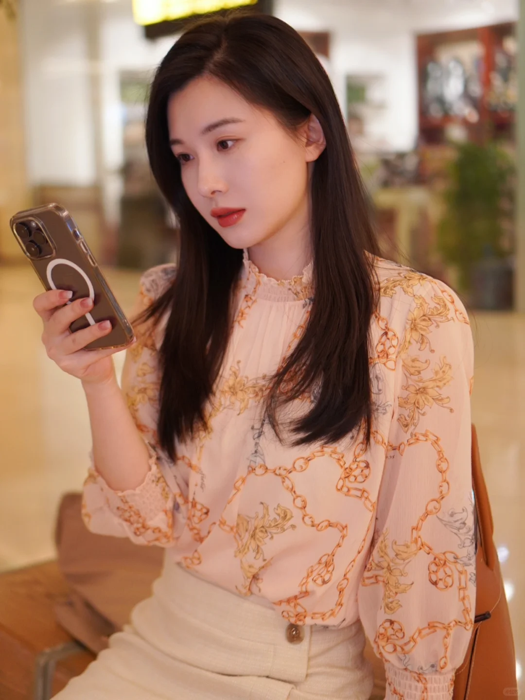 ✨贵气女二风穿搭 花衬衫好提气色
