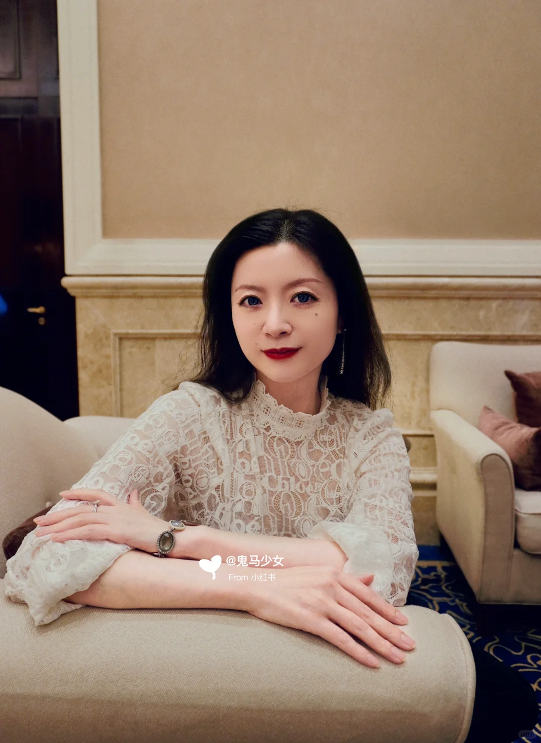 透视上衣只能性感？Ta的老钱优雅你懂不懂