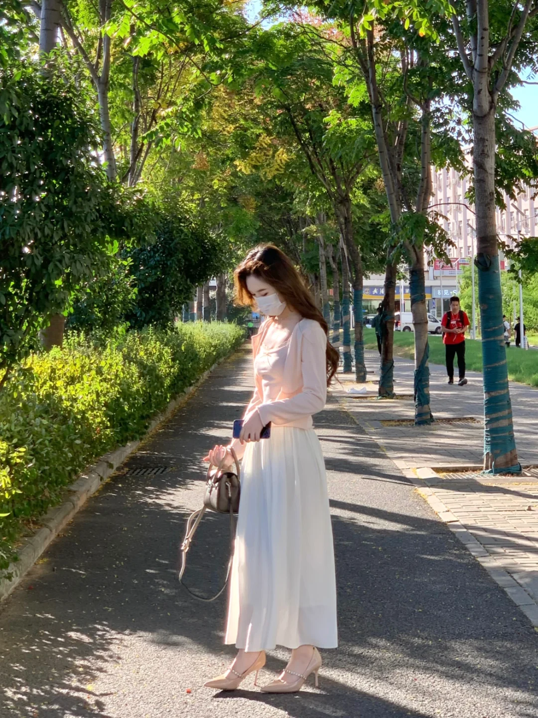 刚出宿舍就看见高跟鞋大波浪美女！！🤤🤤