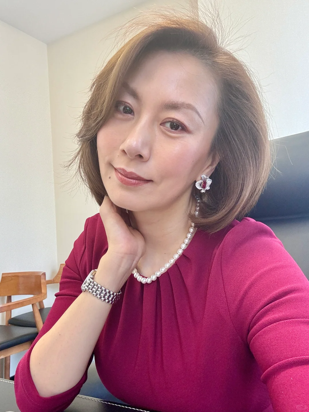 又到周一的仪式感～酒红色可以吗