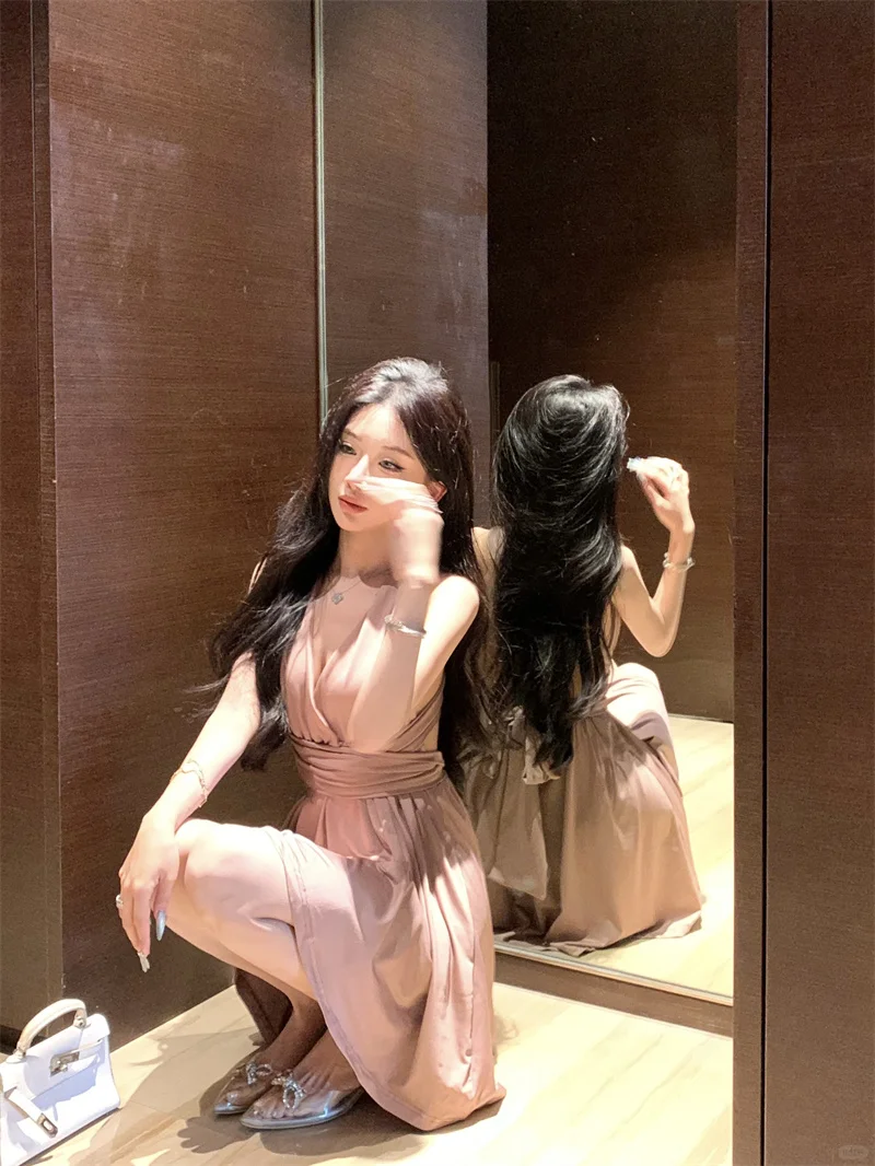 夏季必备！性感挂脖裙👗