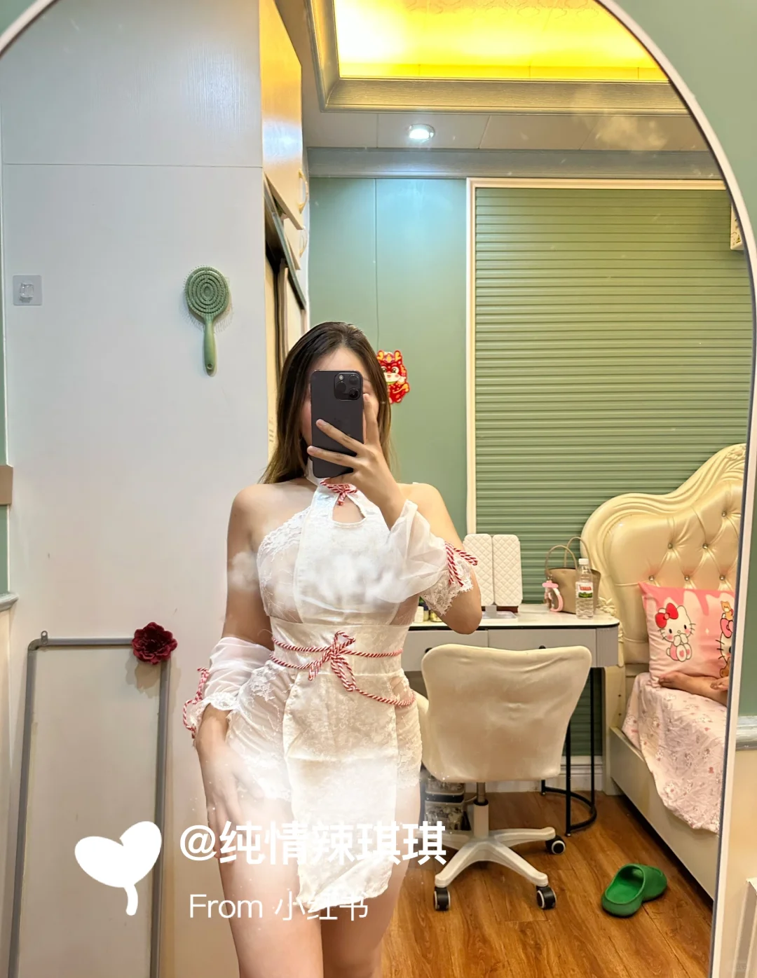 向左滑一下！！这衣服有点东西太辣了！！
