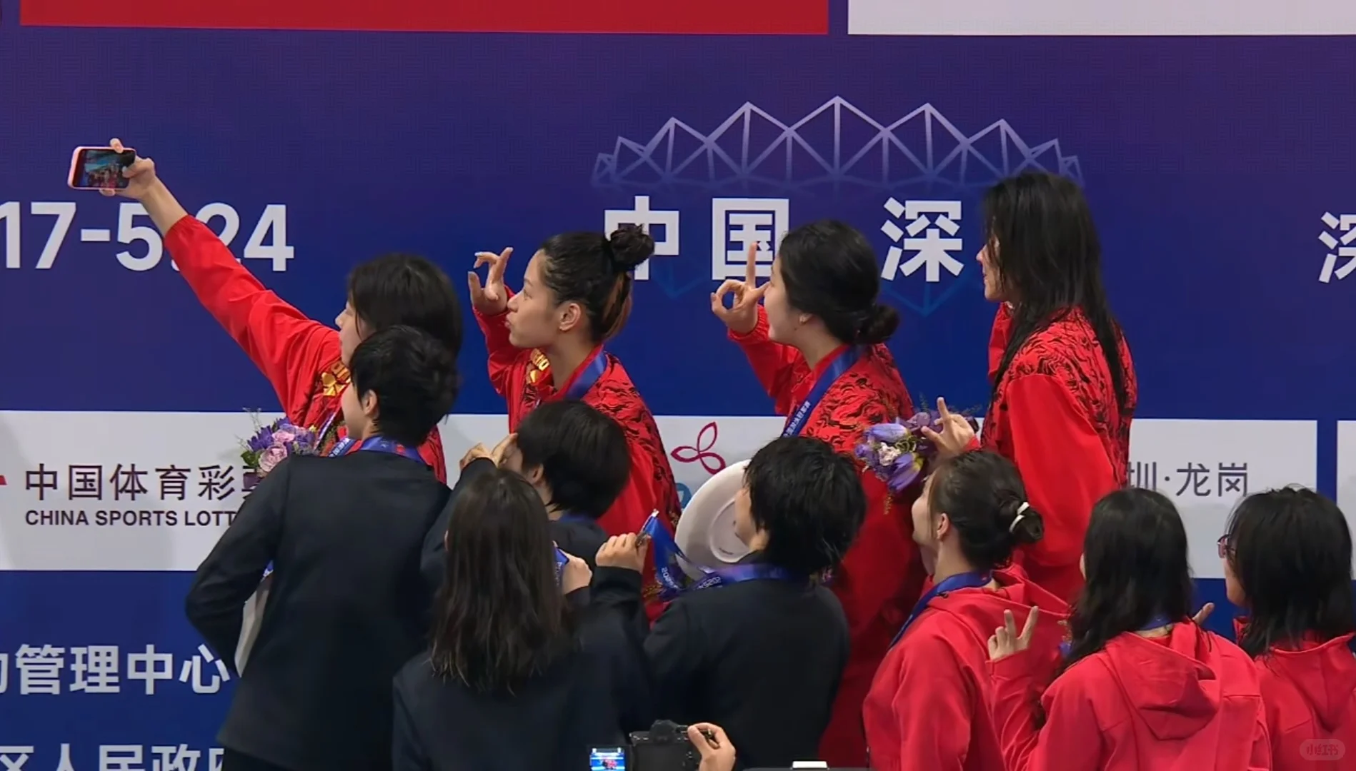 百花齐放的泳女们