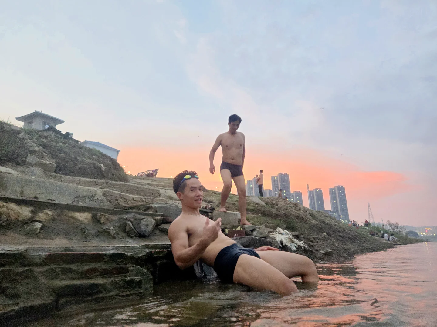 游进了一场粉紫色的梦