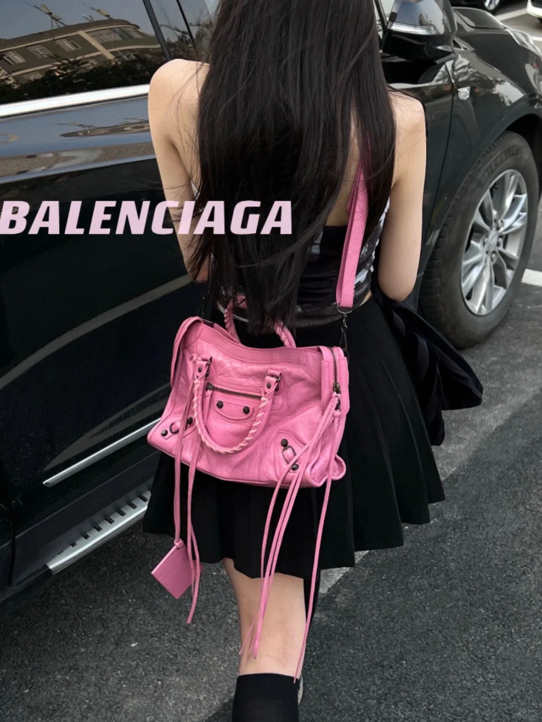 美女，给巴黎世家一个“机”会 🐰感觉