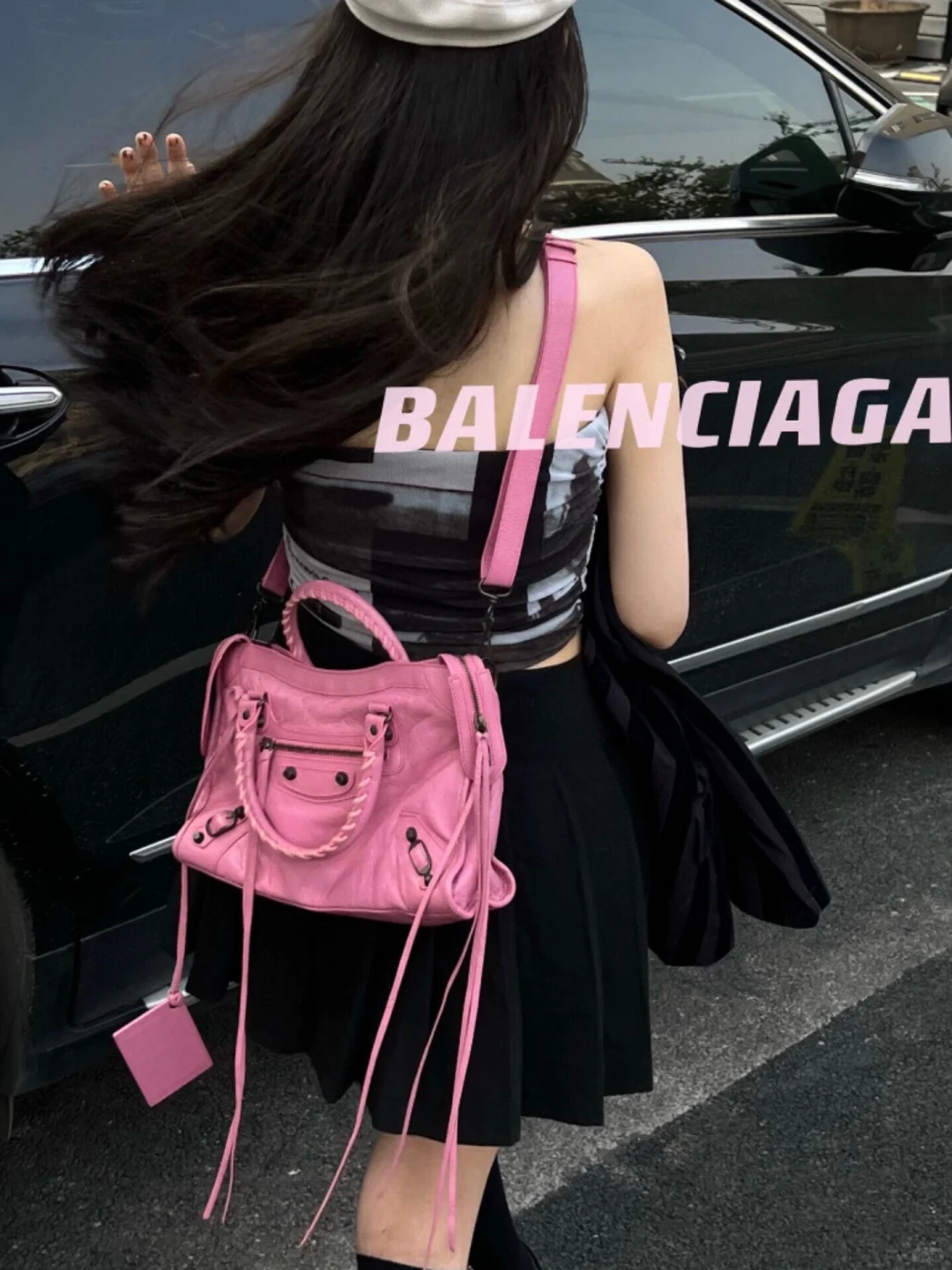 美女，给巴黎世家一个“机”会 🐰感觉