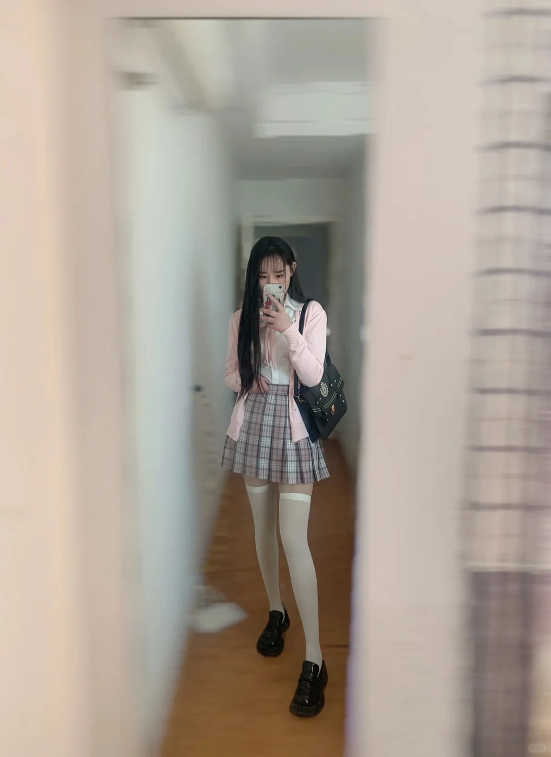 对镜自拍的jk～姐妹们
