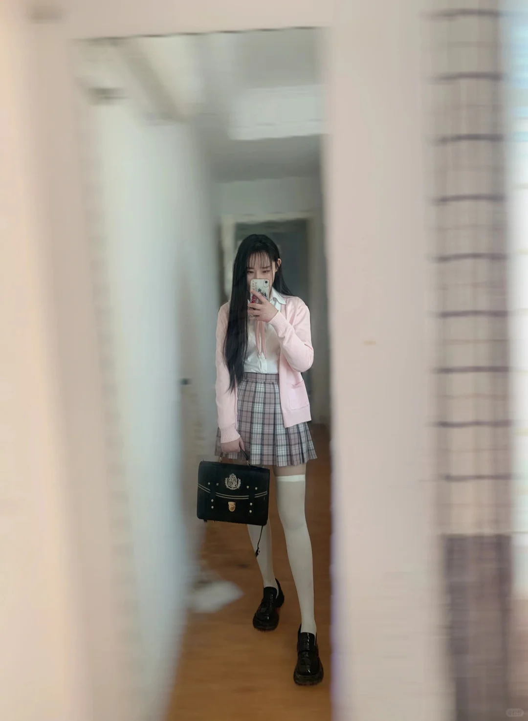 对镜自拍的jk～姐妹们