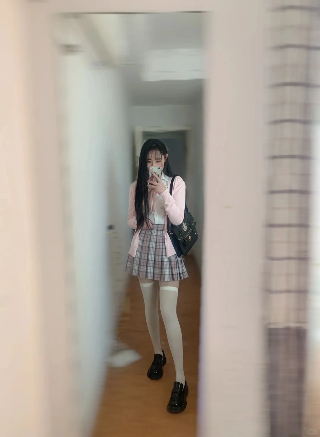 对镜自拍的jk～姐妹们