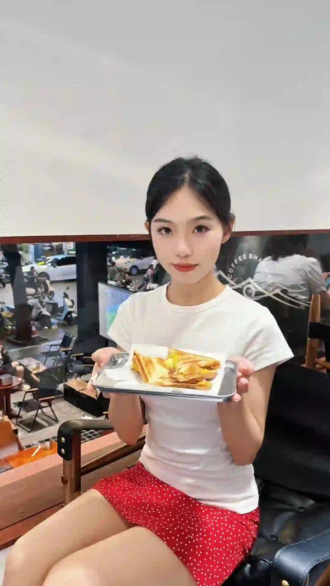 今天拍的是甜妹～