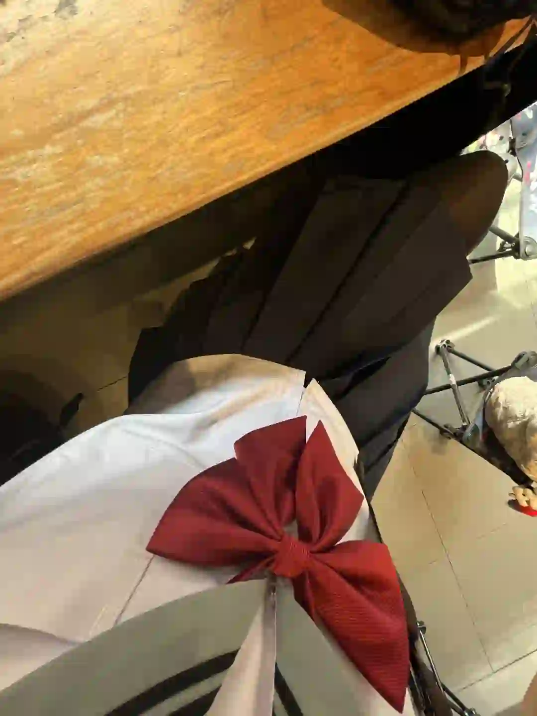 想了想还是穿衣服裤子吧