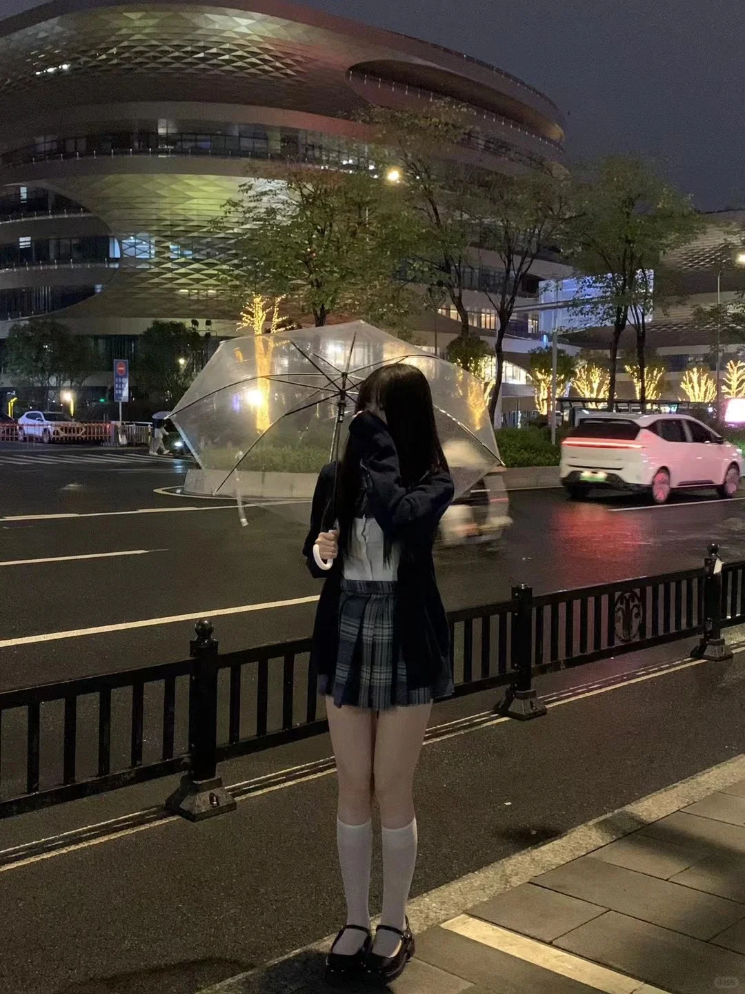 一场雨 把我困在这里