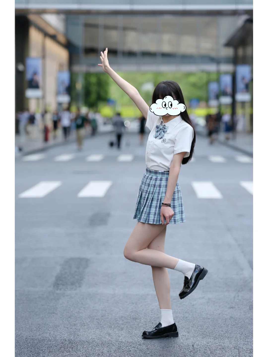 深圳街拍丨蓝格纹JK制服穿搭