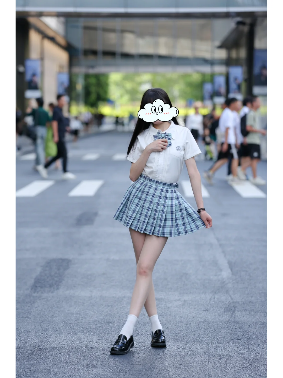 深圳街拍丨蓝格纹JK制服穿搭